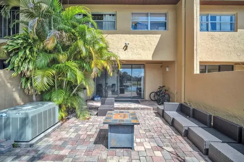 740 E Coco Plum Circle Plantation FL 33324