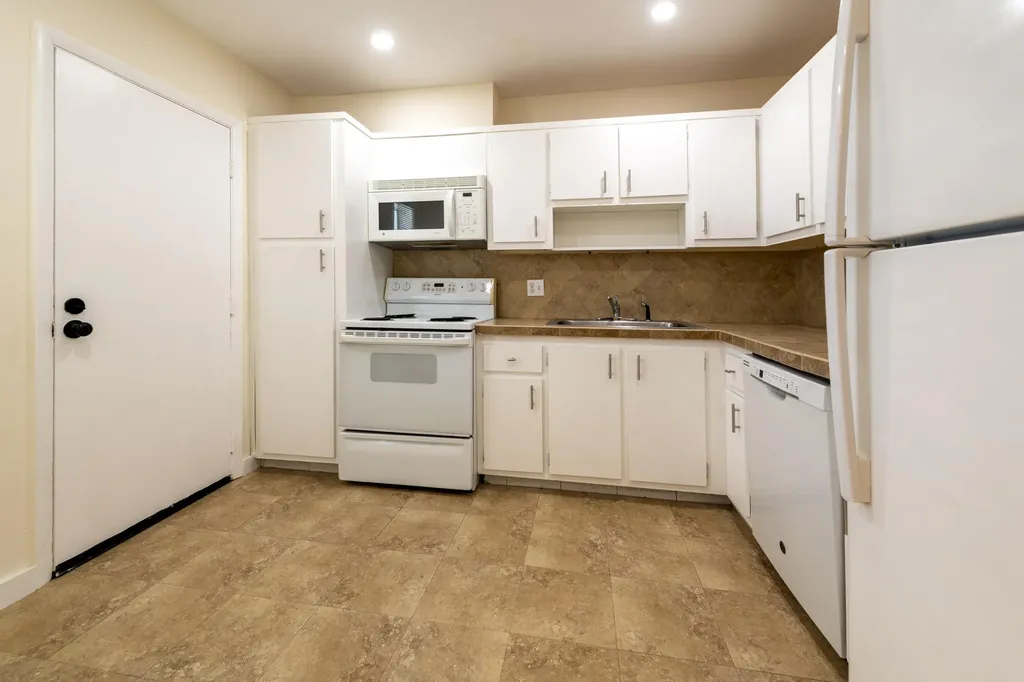 6061 N Falls Circle Drive Lauderhill FL 33319