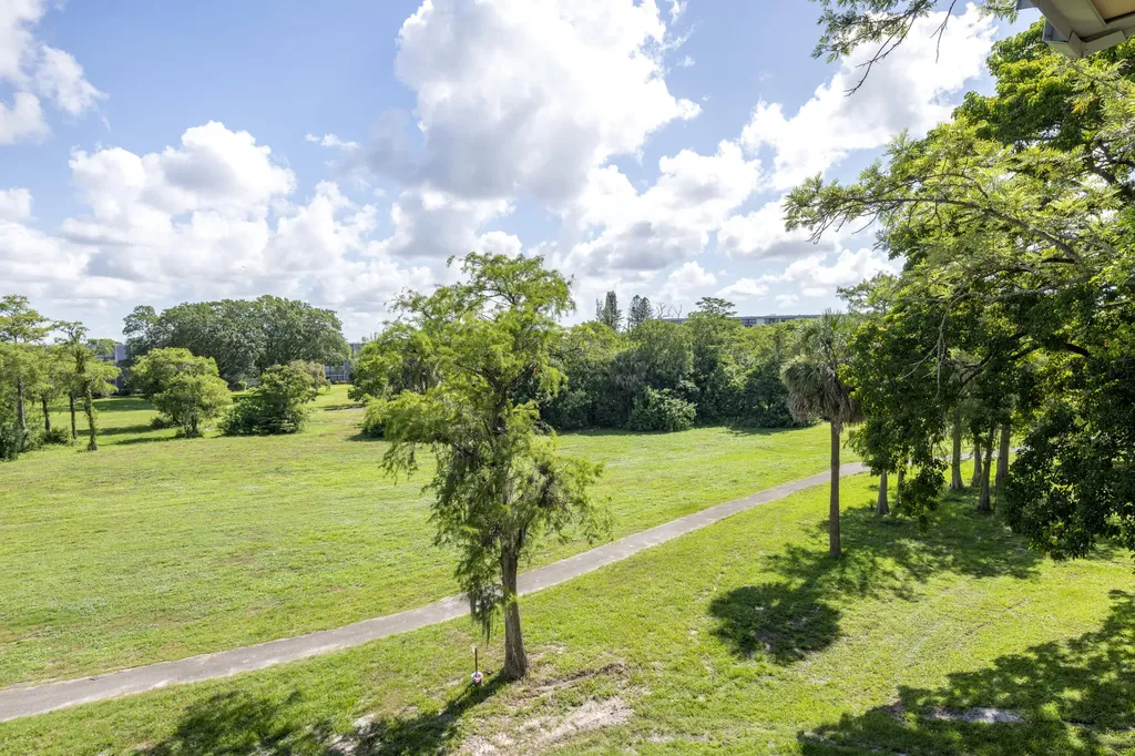 6061 N Falls Circle Drive Lauderhill FL 33319