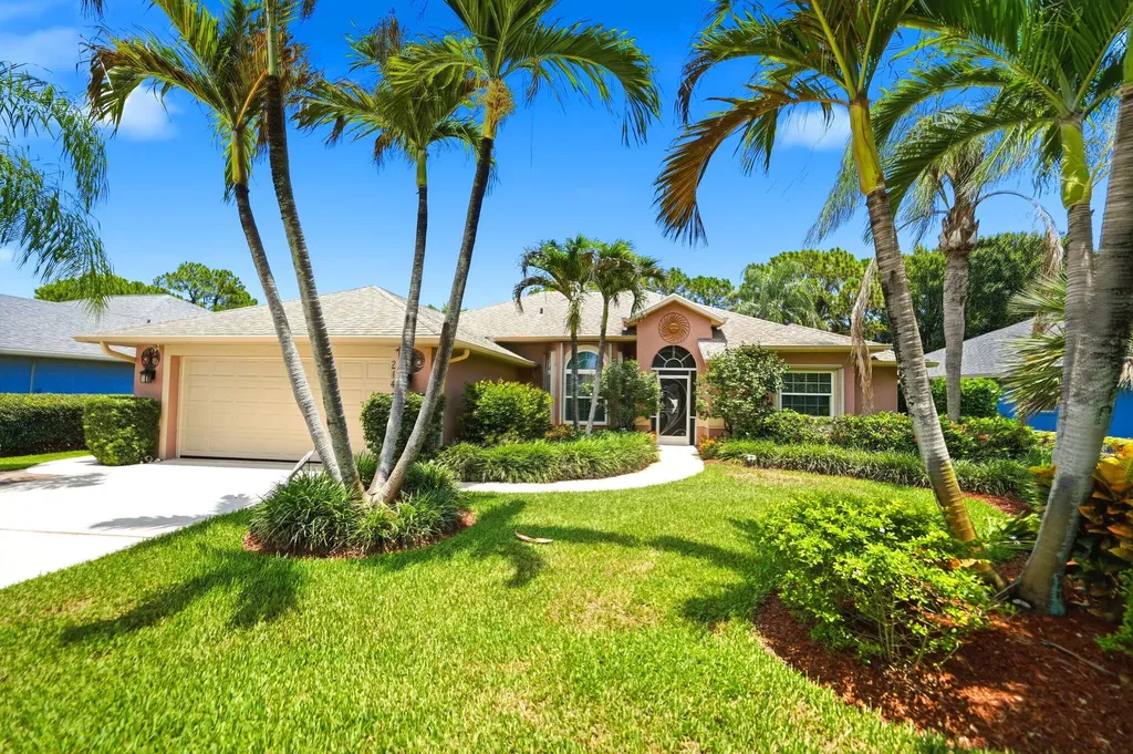 214 SW Fernleaf Trail Port St Lucie FL 34953