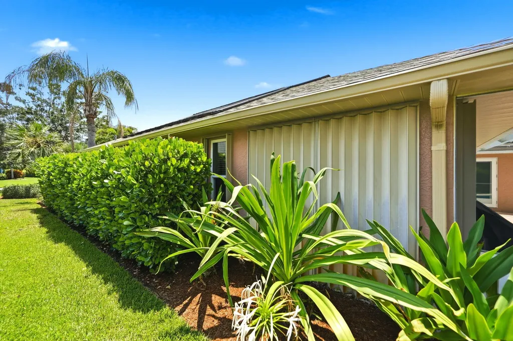 214 SW Fernleaf Trail Port St Lucie FL 34953