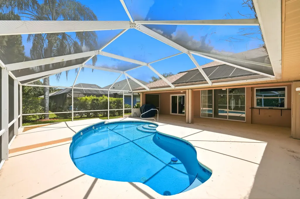 214 SW Fernleaf Trail Port St Lucie FL 34953