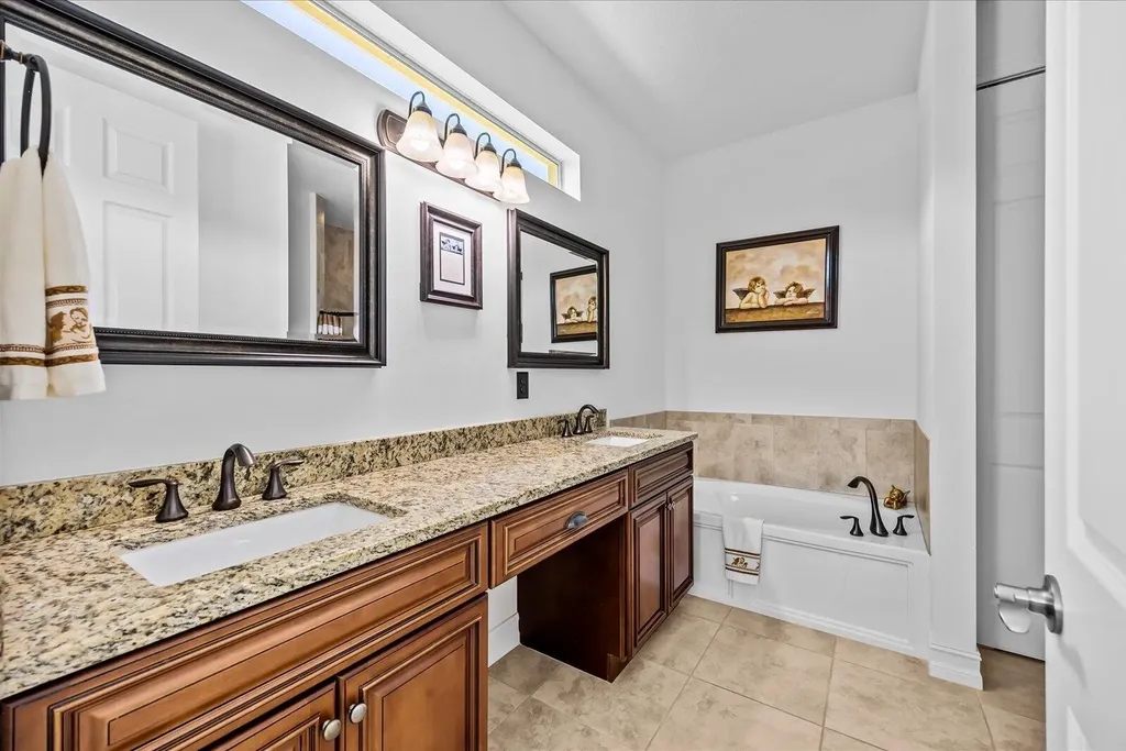 6244 NW Helmsdale Way Port St Lucie FL 34983