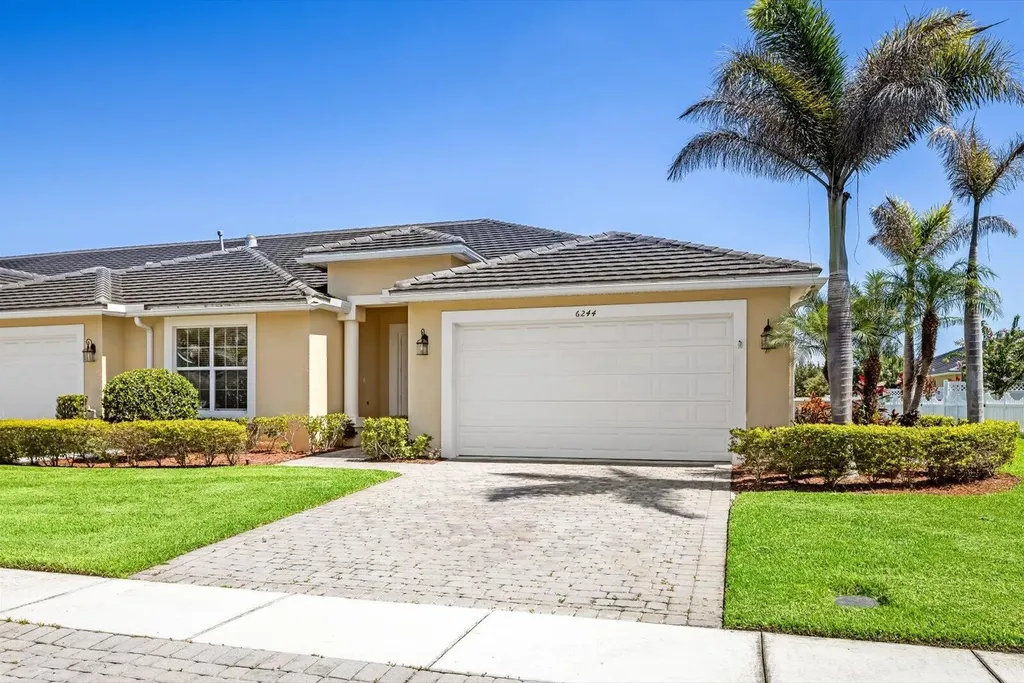 6244 NW Helmsdale Way Port St Lucie FL 34983