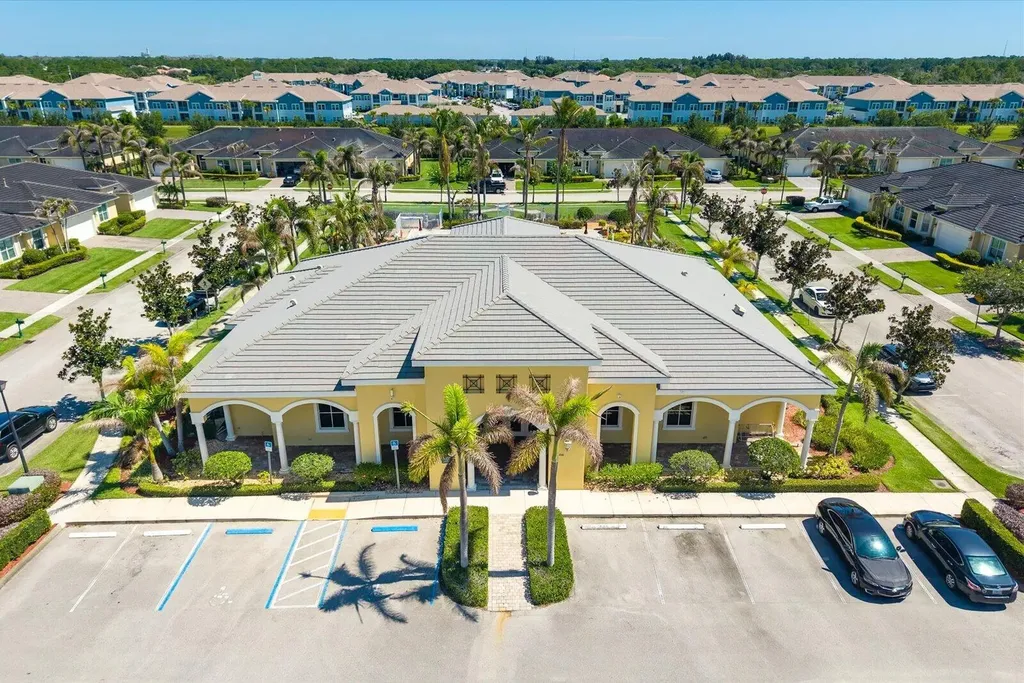 6244 NW Helmsdale Way Port St Lucie FL 34983