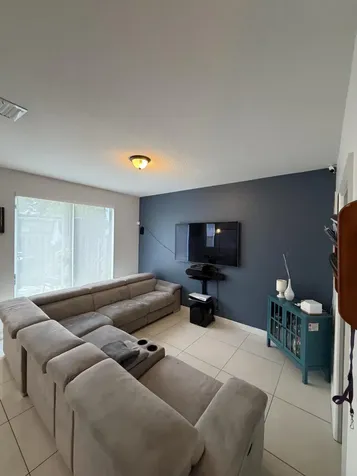 1047 NE 208th Street Miami FL 33179
