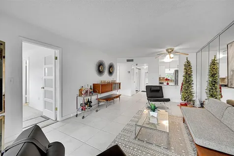 2780 N Pine Island Road Sunrise FL 33322