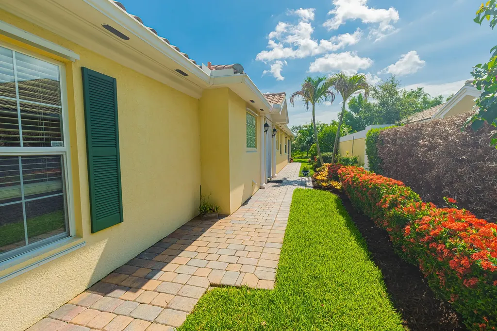 11216 SW Pembroke Drive Port St Lucie FL 34987