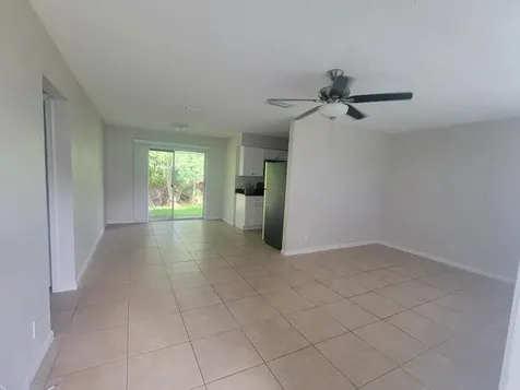 242 SE 24th Avenue Boynton Beach FL 33435