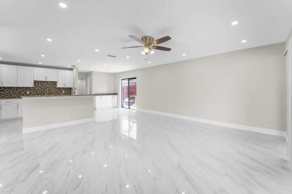 22207 Alyssum Way Boca Raton FL 33433