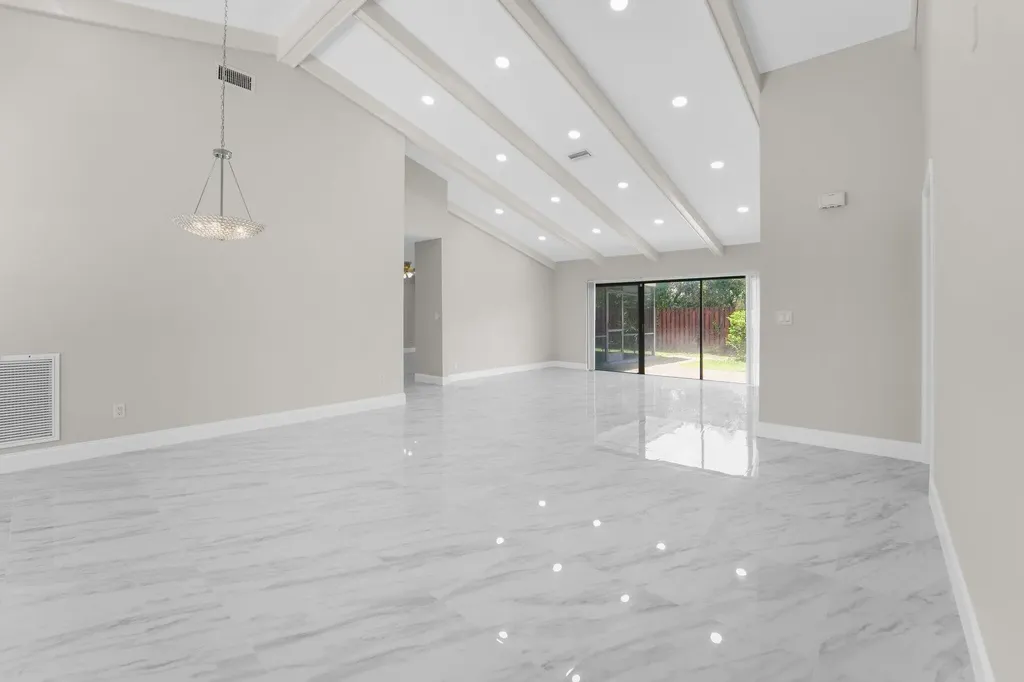 22207 Alyssum Way Boca Raton FL 33433