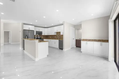 22207 Alyssum Way Boca Raton FL 33433