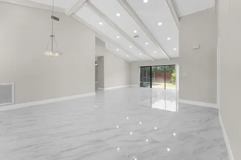22207 Alyssum Way Boca Raton FL 33433