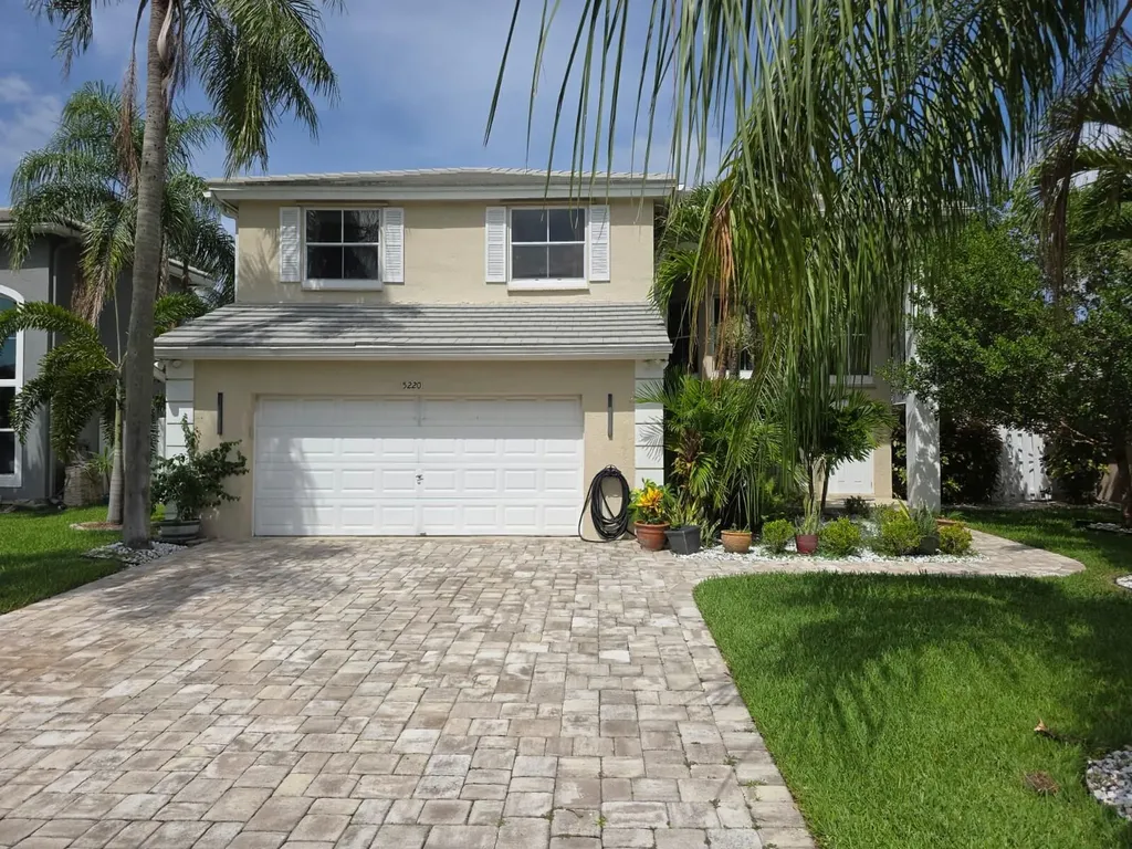 5220 NW 53rd Avenue Coconut Creek FL 33073