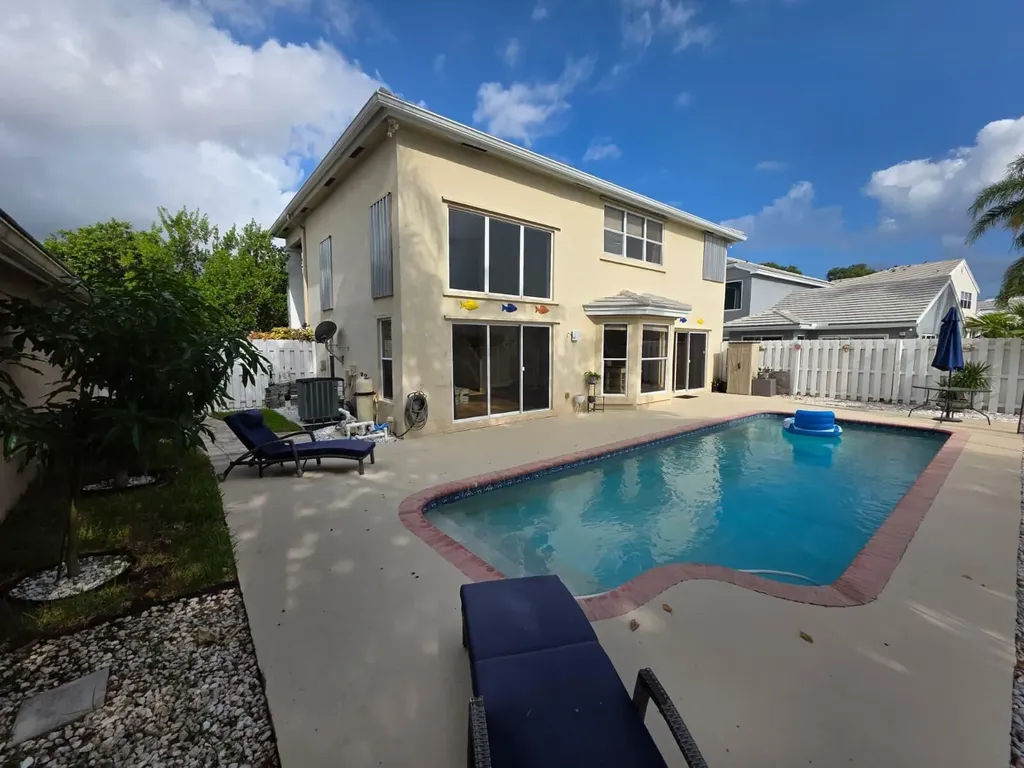5220 NW 53rd Avenue Coconut Creek FL 33073