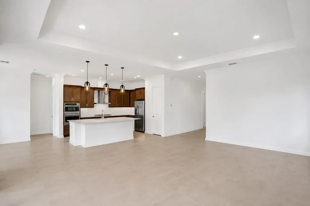 19411 Broad Shore Walk The Acreage FL 33470