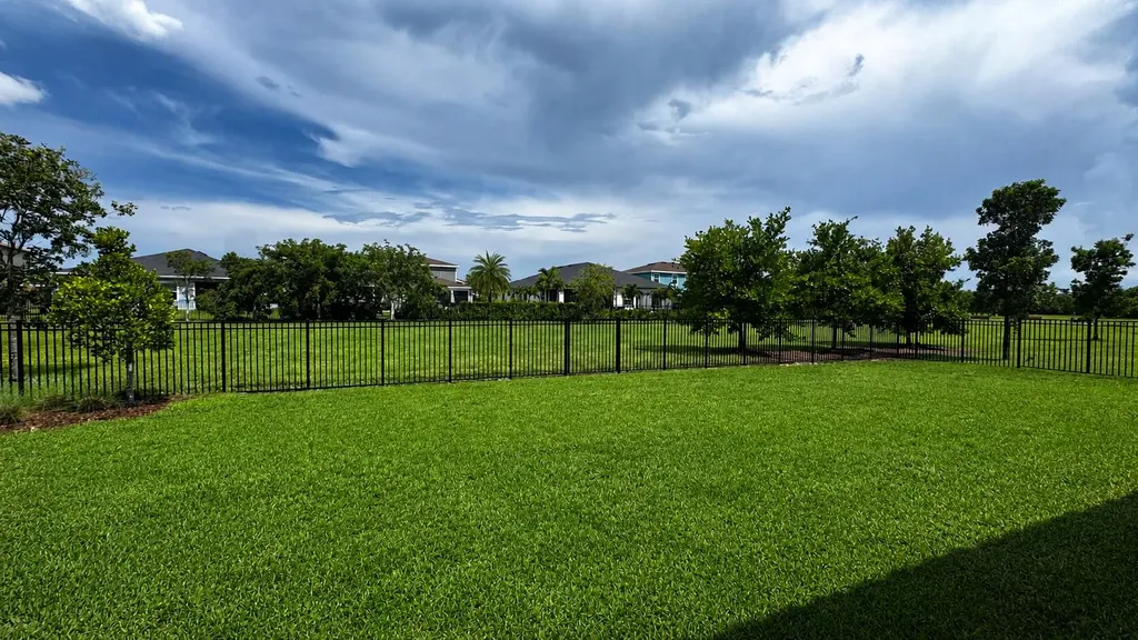 19411 Broad Shore Walk The Acreage FL 33470