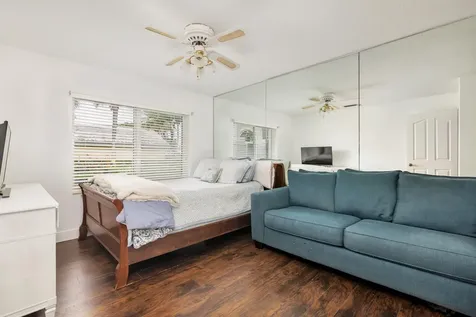 2402 Saratoga Bay Drive West Palm Beach FL 33409