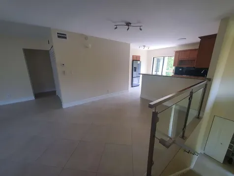 12 Wimbledon Lakes Drive Plantation FL 33324
