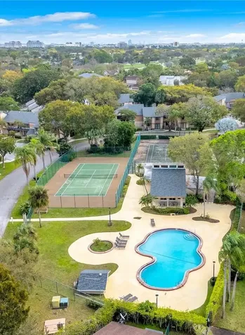 12 Wimbledon Lakes Drive Plantation FL 33324