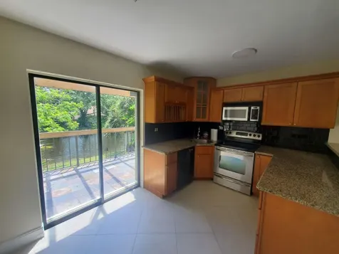 12 Wimbledon Lakes Drive Plantation FL 33324