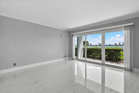 3040 Lake Shore Drive Riviera Beach FL 33404