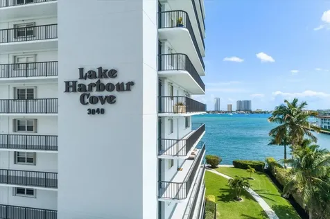 3040 Lake Shore Drive Riviera Beach FL 33404