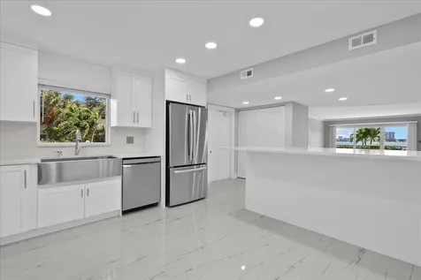 3040 Lake Shore Drive Riviera Beach FL 33404