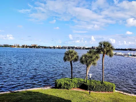 896 N Federal Highway Lantana FL 33462