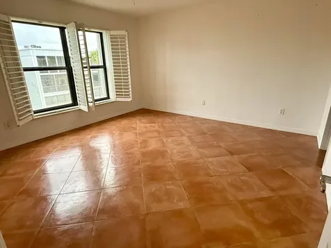 896 N Federal Highway Lantana FL 33462