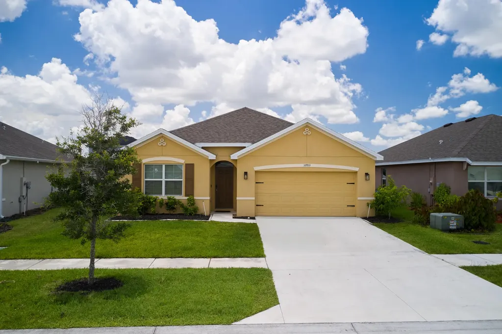 10953 SW Tessili Way Port St Lucie FL 34987