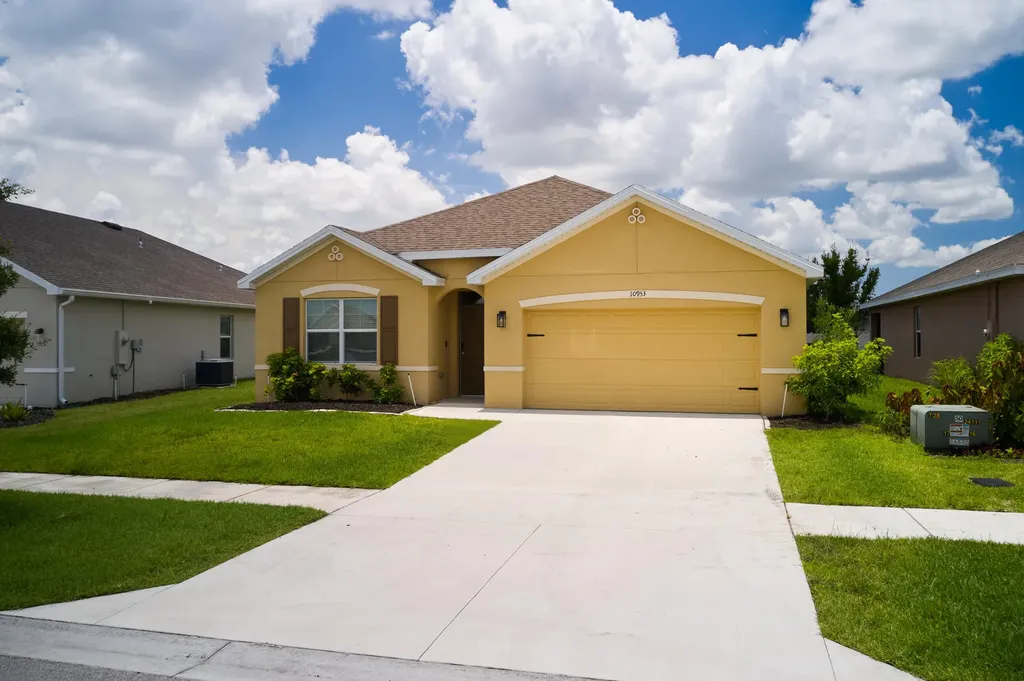 10953 SW Tessili Way Port St Lucie FL 34987