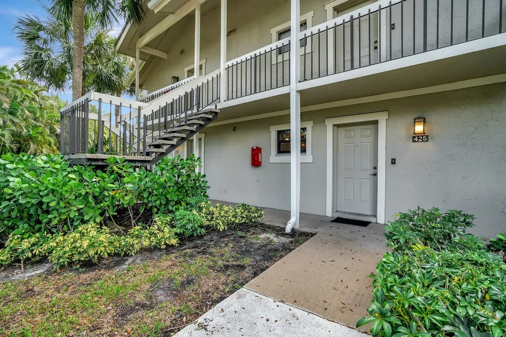 11863 Wimbledon Circle Wellington FL 33414