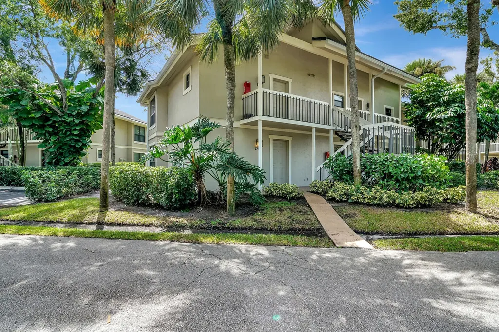 11863 Wimbledon Circle Wellington FL 33414