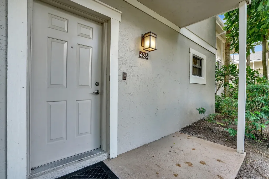 11863 Wimbledon Circle Wellington FL 33414