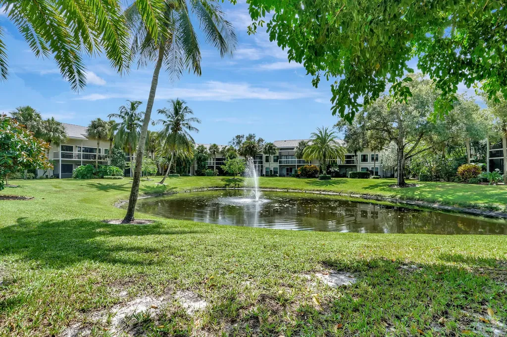 11863 Wimbledon Circle Wellington FL 33414