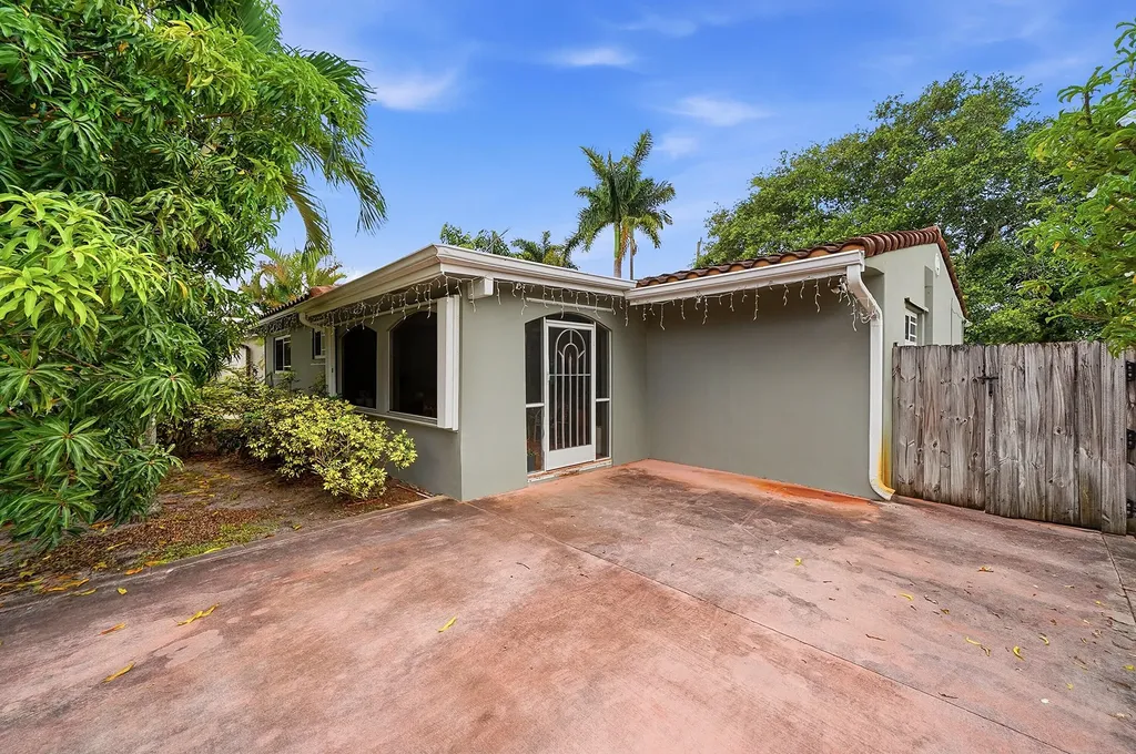 1208 N 31st Avenue Hollywood FL 33021