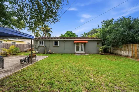 1208 N 31st Avenue Hollywood FL 33021