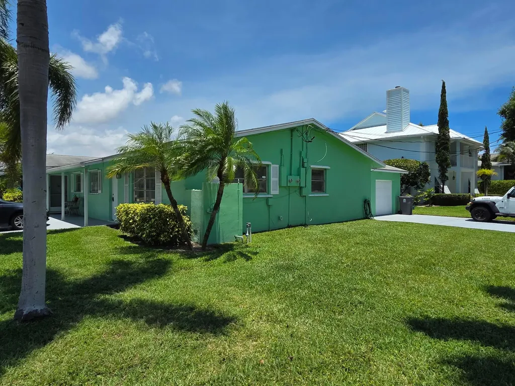 2667 Old Donald Ross Road Palm Beach Gardens FL 33410