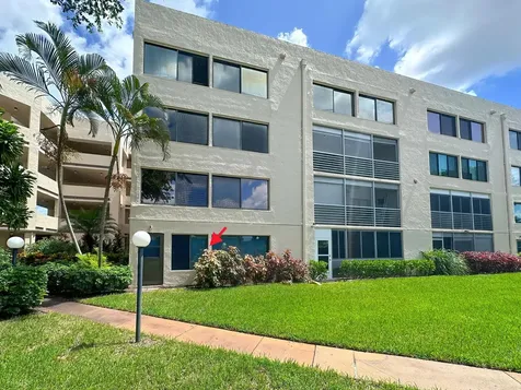 3154 Via Poinciana Greenacres FL 33467