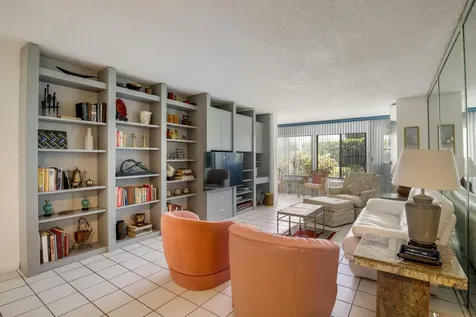 3154 Via Poinciana Greenacres FL 33467