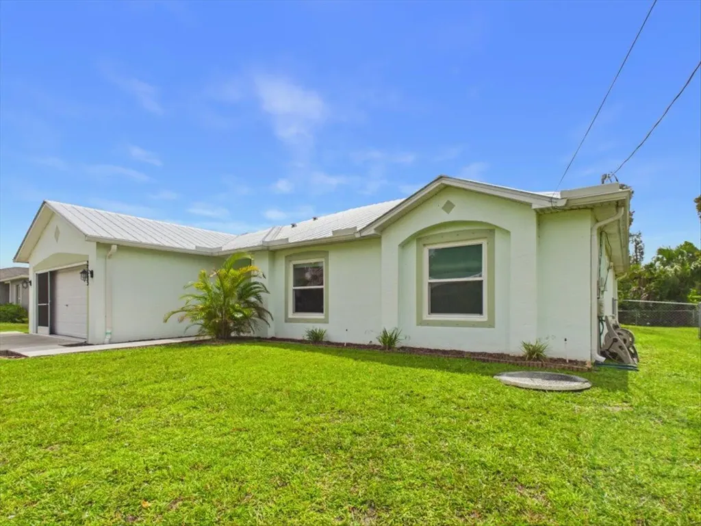 2265 SW Grosspoint Street Port St Lucie FL 34953
