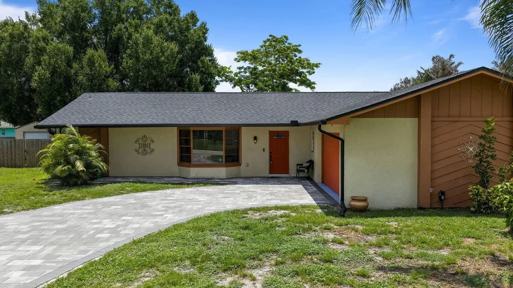 2485 SE Alden Street Port St Lucie FL 34984