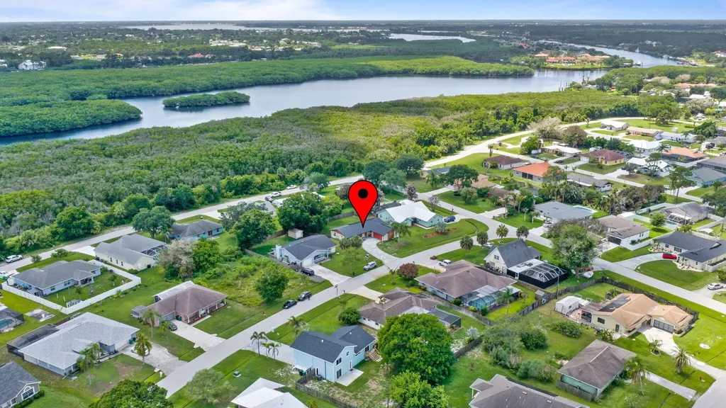 2485 SE Alden Street Port St Lucie FL 34984
