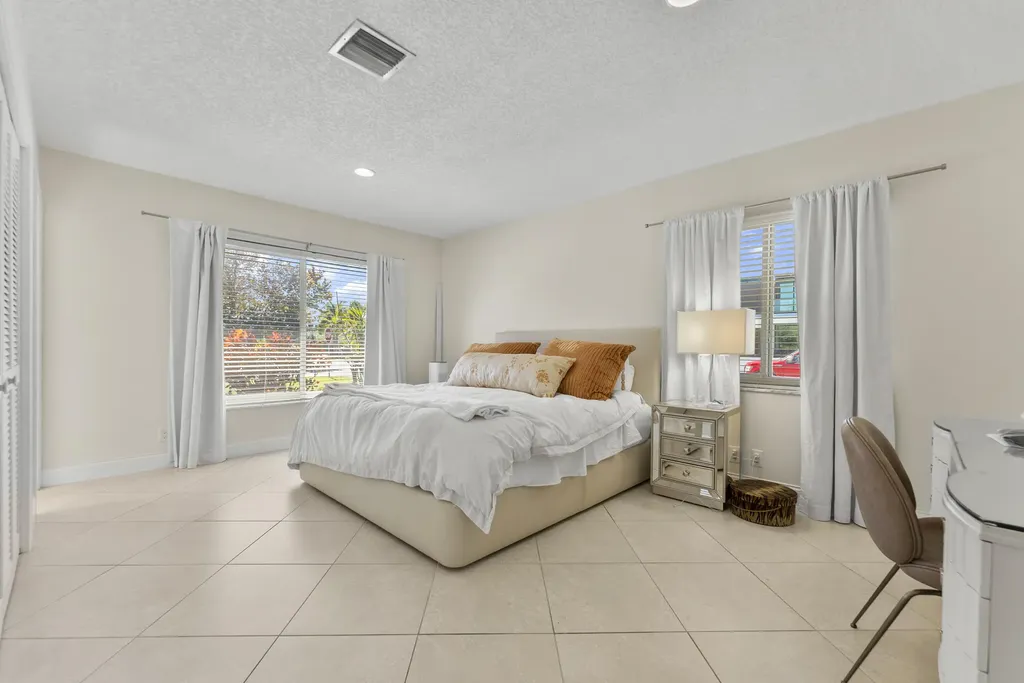 401 NE 10th Terrace Boca Raton FL 33432