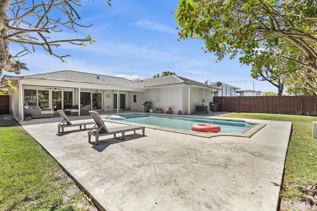 401 NE 10th Terrace Boca Raton FL 33432