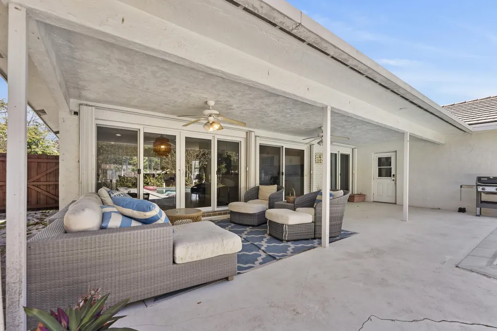 401 NE 10th Terrace Boca Raton FL 33432