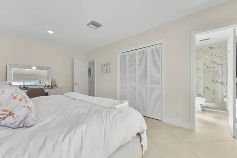 401 NE 10th Terrace Boca Raton FL 33432
