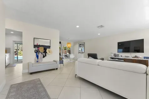 401 NE 10th Terrace Boca Raton FL 33432