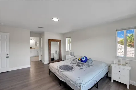 1070 Bluewood Terrace Weston FL 33327